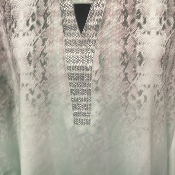 Style & Co. Blouse Women Split V-Neck Kaftan Sleeve Gems Flowy - Picture 3 of 10